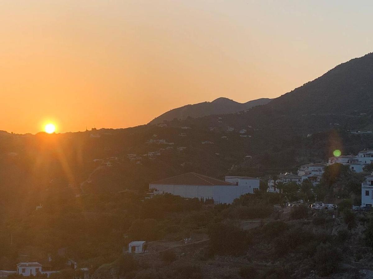 Casita Frigiliana - Stunning New Apartment With Views With Private Parking Space Esterno foto